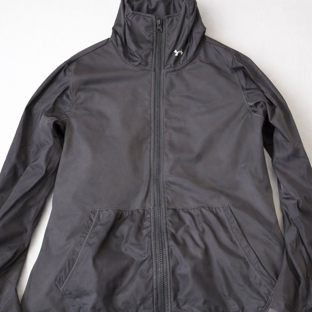2/$15 - Under armour Light Weight Full Zip